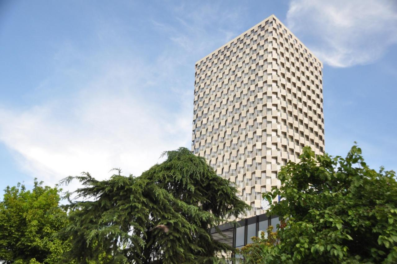 Maritim Hotel Plaza Tirana Exterior foto